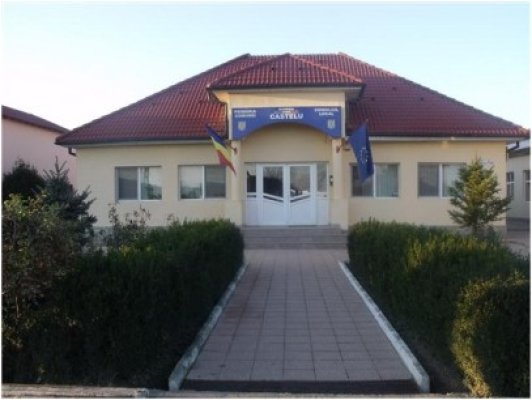 Incendiu la Primăria Castelu, în timpul controlului Curţii de Conturi